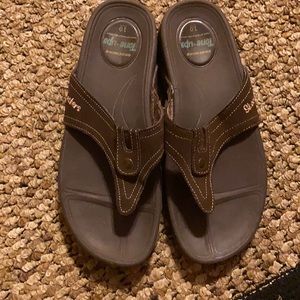 Woman’s sketchers tone up Sandals